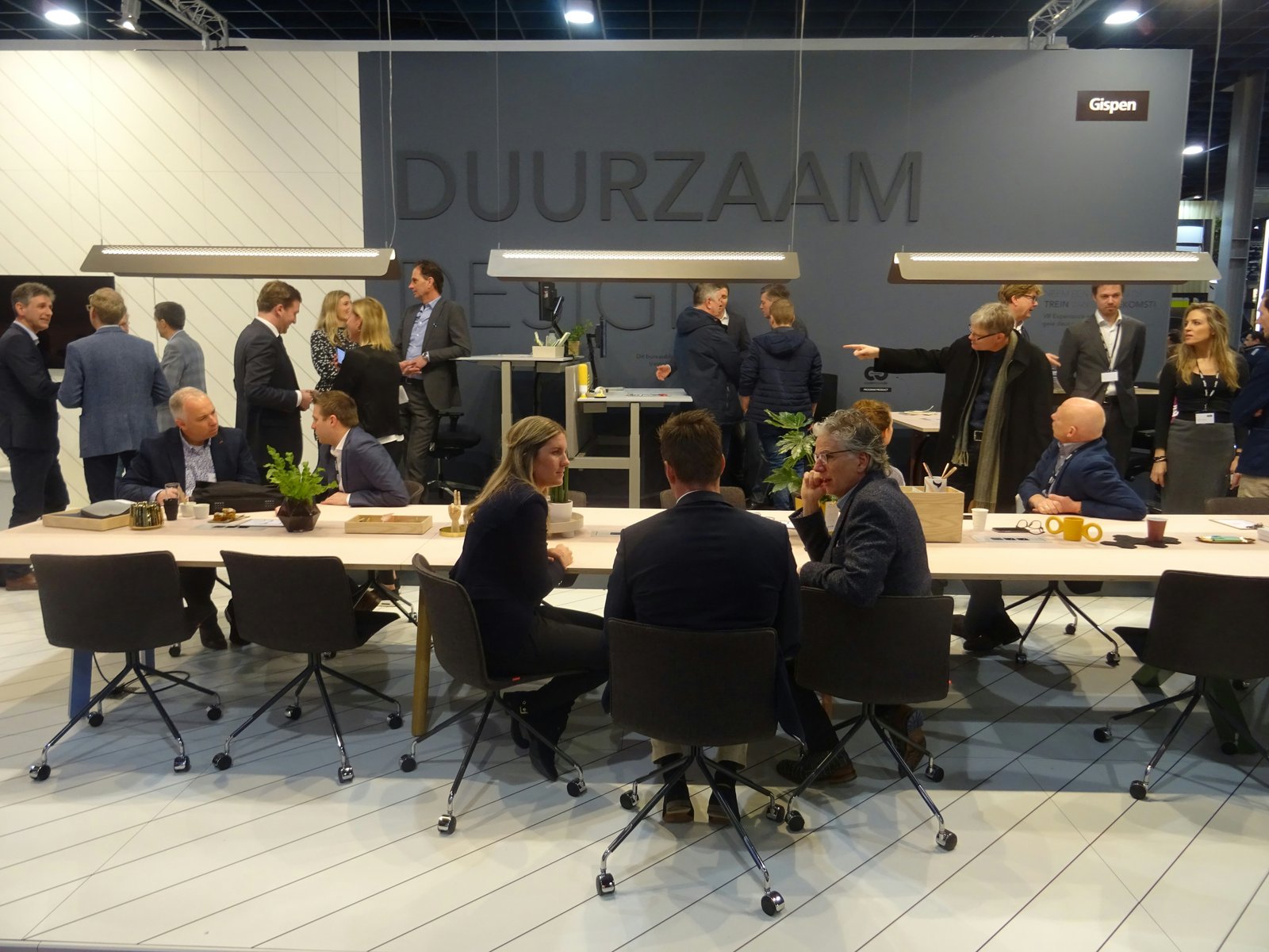 Equipo de Spira Events trabajando en la planificación de un evento